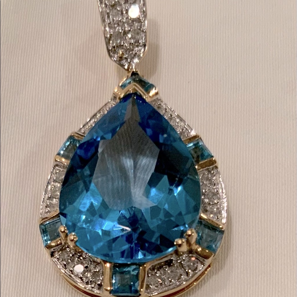 VINTAGE 8-3/4CTS BLUE TOPAZ / DIAMOND PENDANT.